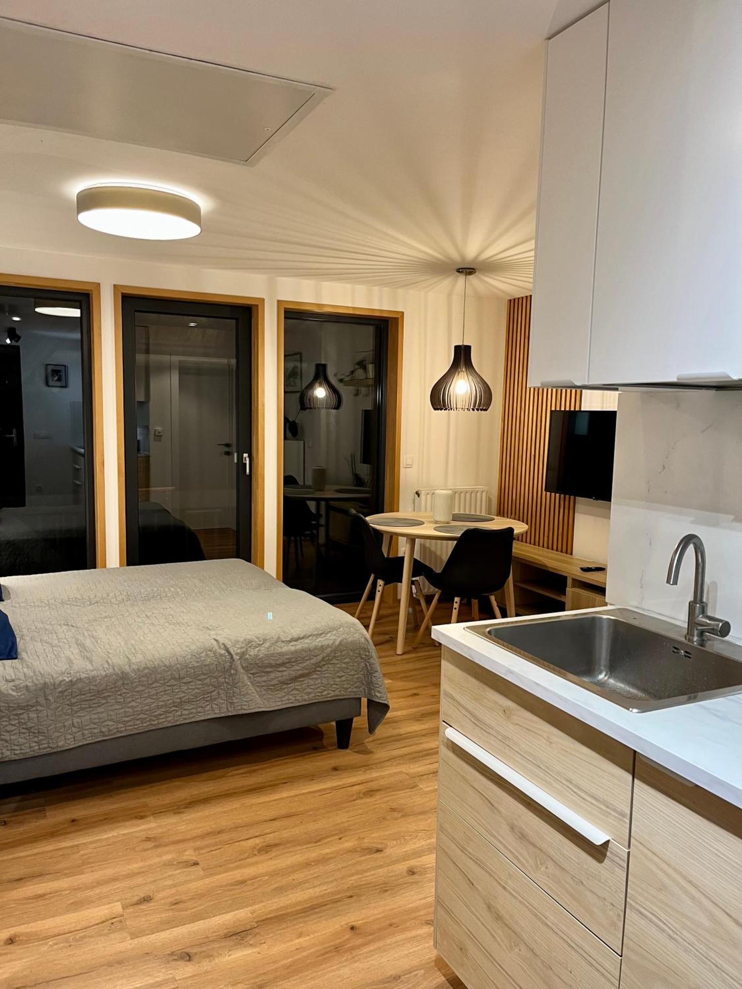 Apartments Pri Fencu Jesenice Exteriér fotografie
