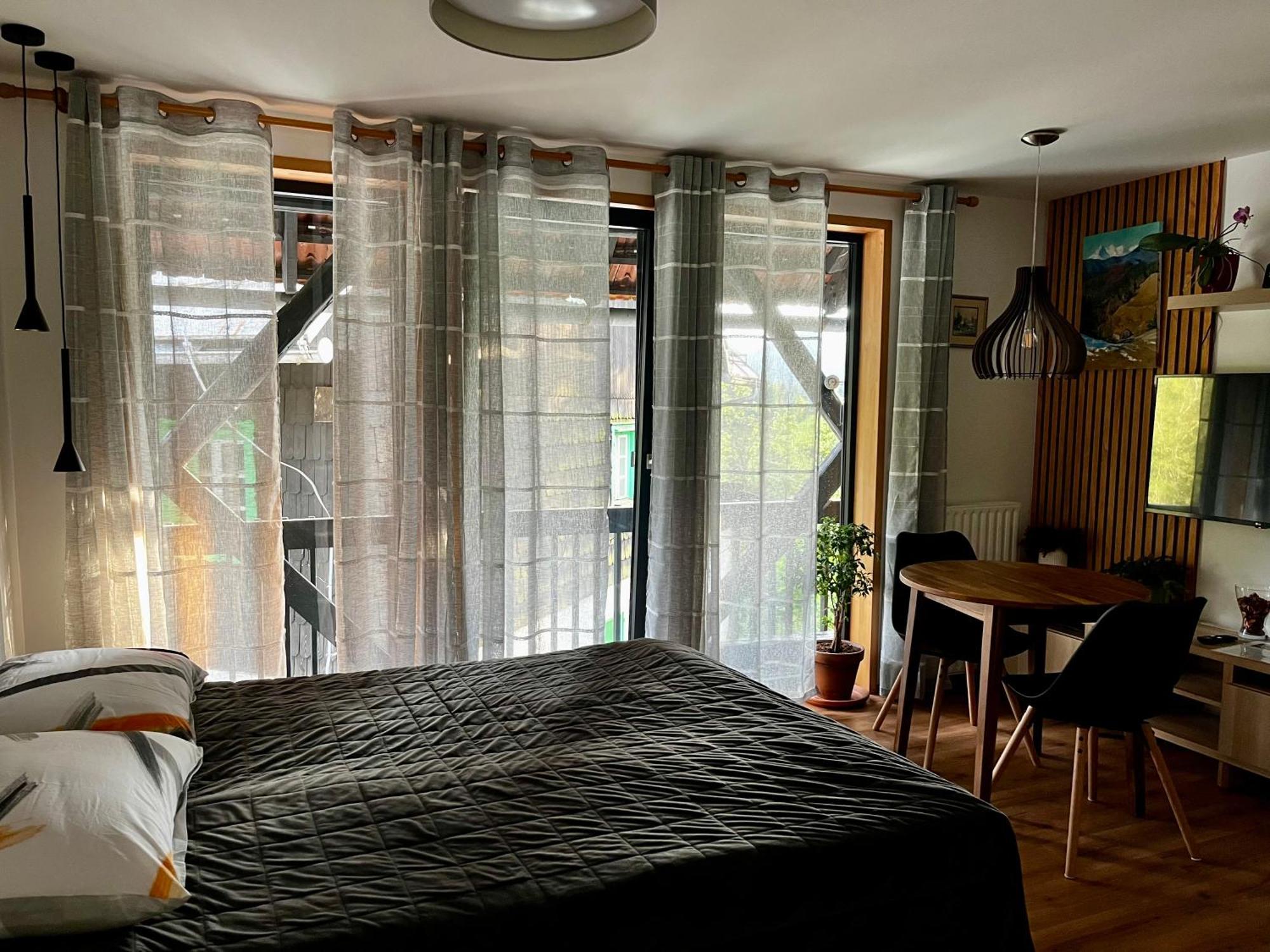 Apartments Pri Fencu Jesenice Exteriér fotografie