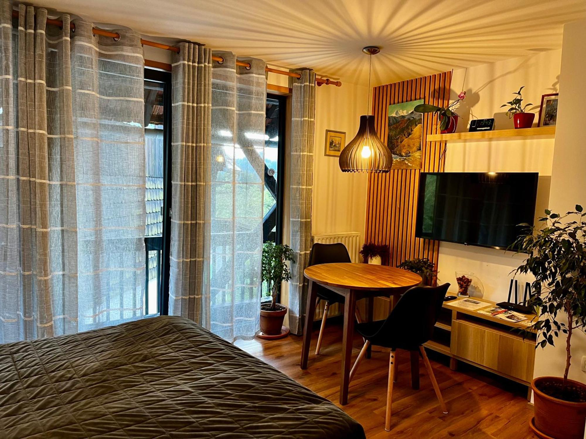 Apartments Pri Fencu Jesenice Exteriér fotografie